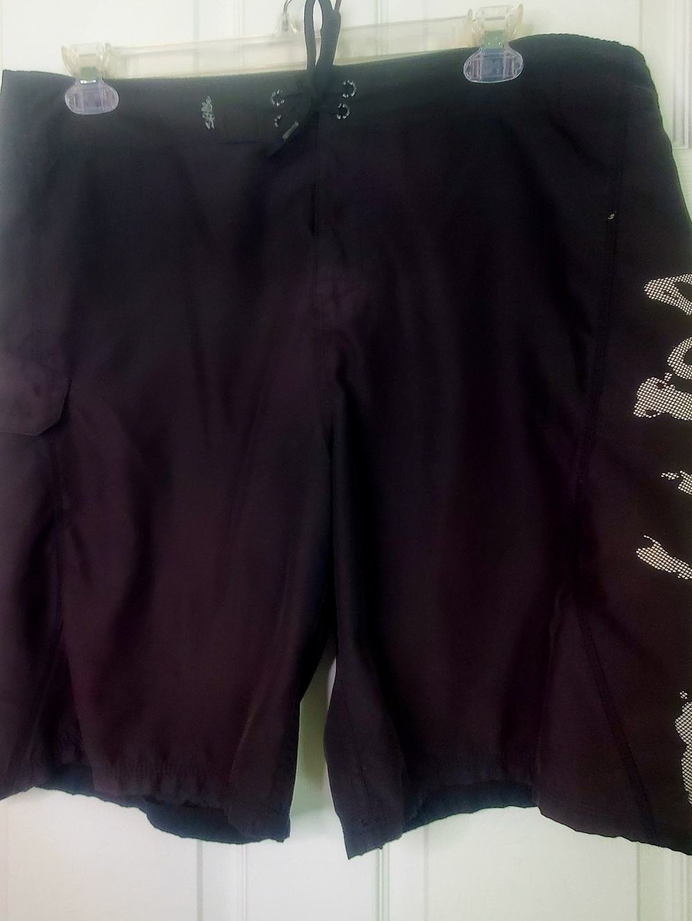 Men's Salt Life Board Shorts Size 38 with Side Accent